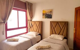 Appartement A Malabata En Face Centre Commercial Megarama & La Gare De Tgv M2